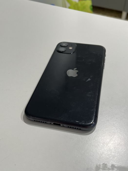 Продам айфон 11 iPhone 11