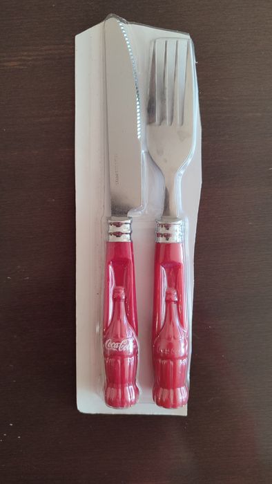 Coca Cola  нож+ вилица