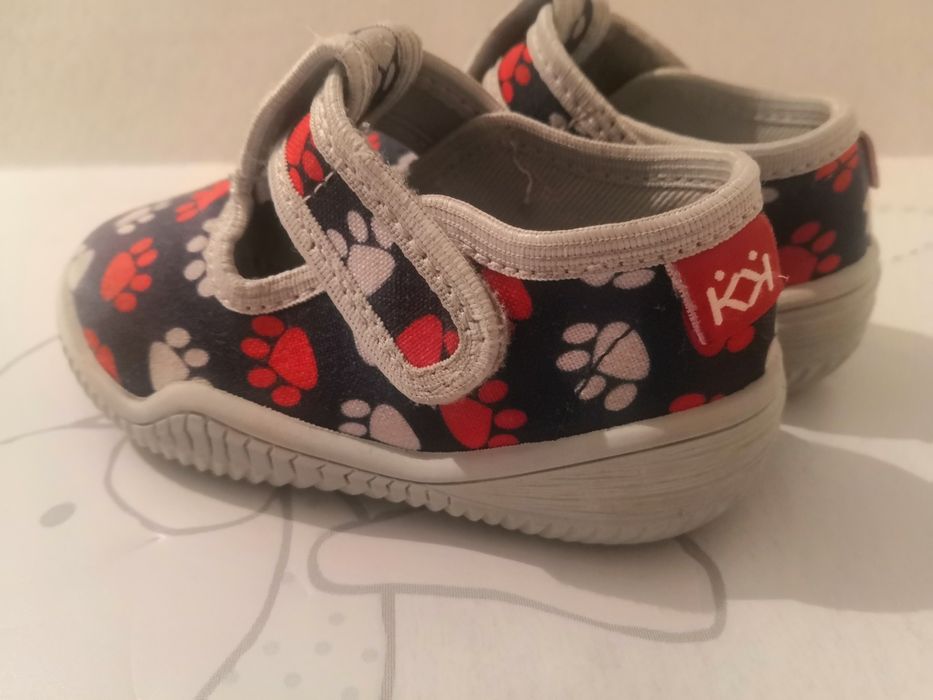 Колев и Колев обувки 21 рр и Чико 19рр