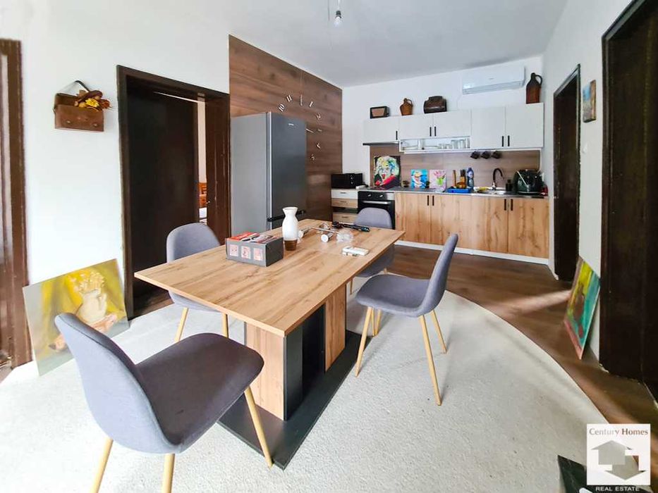 145297 Едноетажна къща с басейн в село Масларево