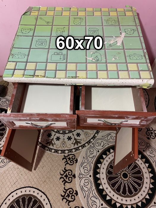 Кухонный гарнитур сотилади.