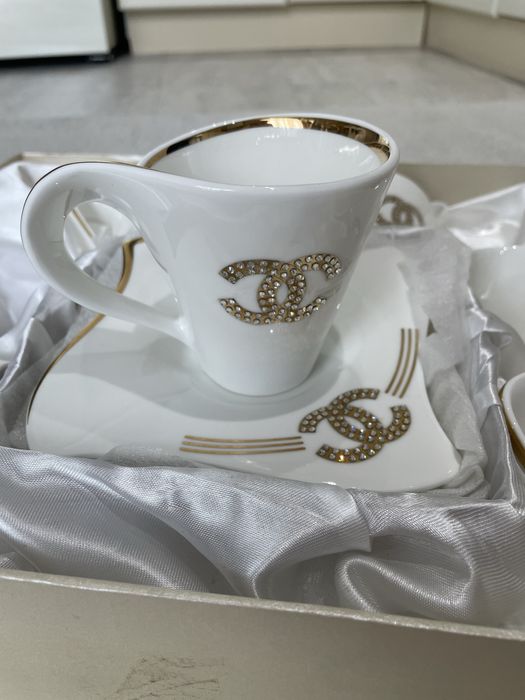 Чайный сервиз со стразами