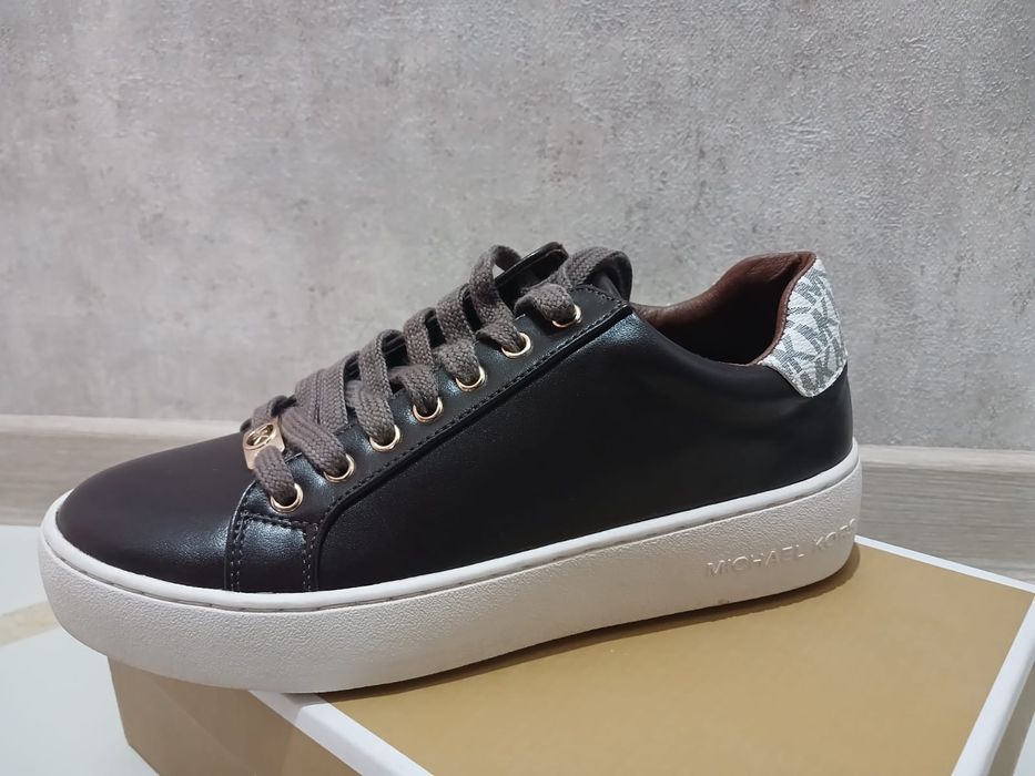 Кроссы черные ...