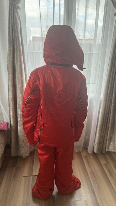 Продам лыжный костюм для девочки