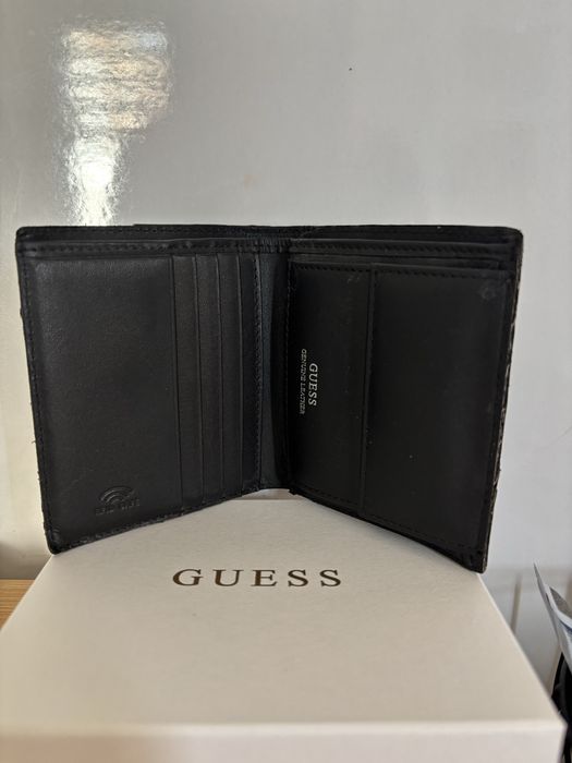 Мъжко портмоне Guess