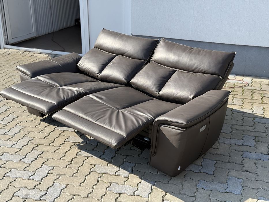 Vand canapea electrica de piele natura de culoare maro