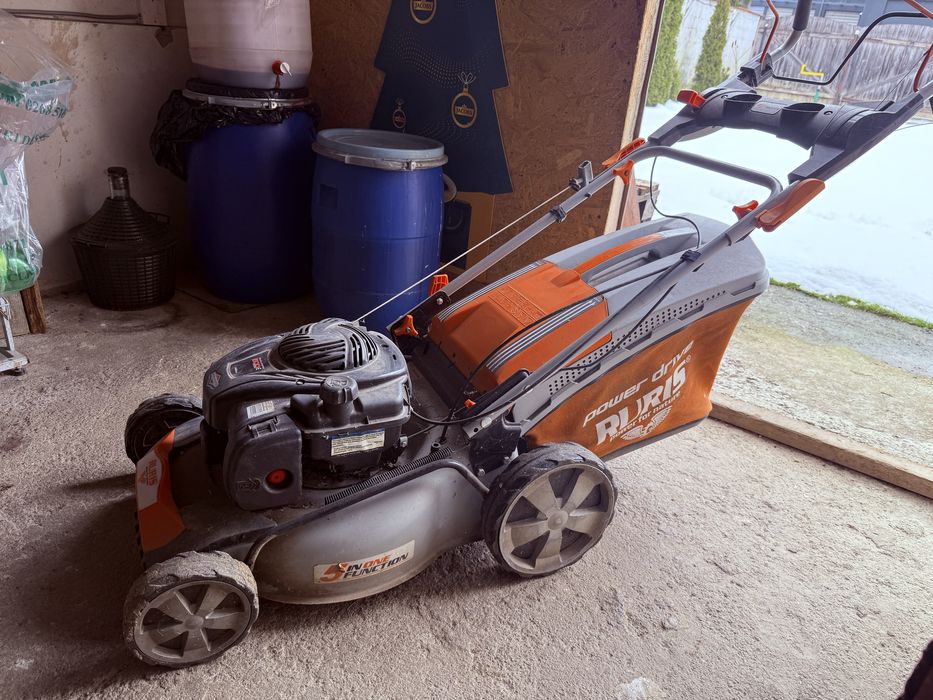 Masina de tuns iarba Ruris Rx333s