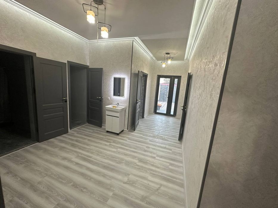 Uchaska sotiladi 2,5 sutuk 4- xona yangi qurilgan eski sergilida   105