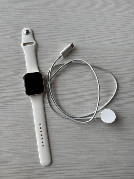 Apple Watch SE 44 мм