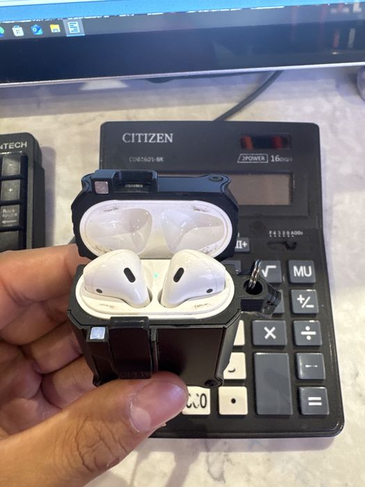 Продаю Airpods 2