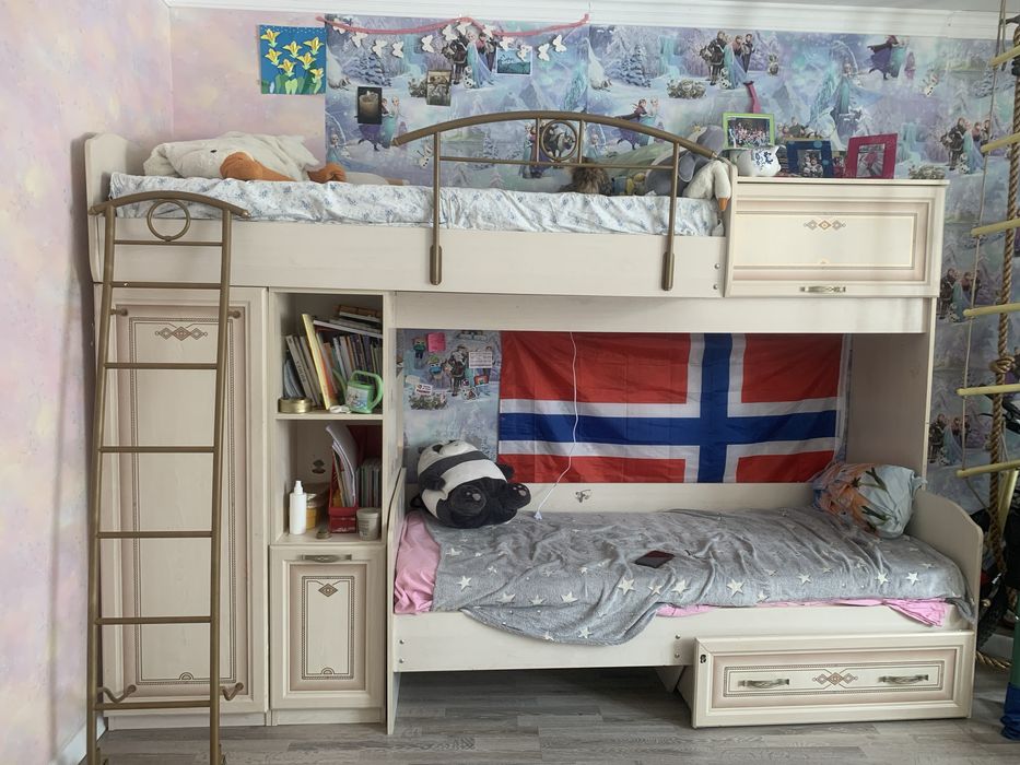 кровать двухьярустная