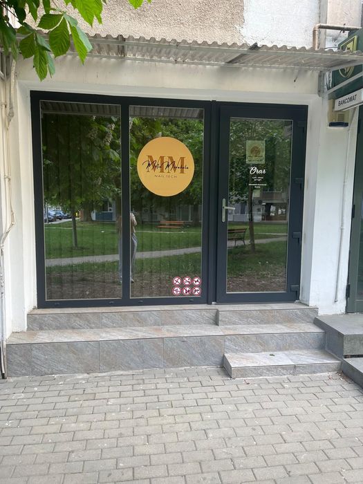 Vând spațiu comercial în Reșița, zona govândar (victoria)
