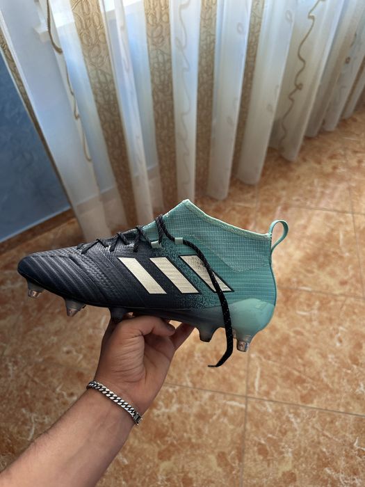 Ghete de fotbal Adidas profesioniste cu crampoane de fier