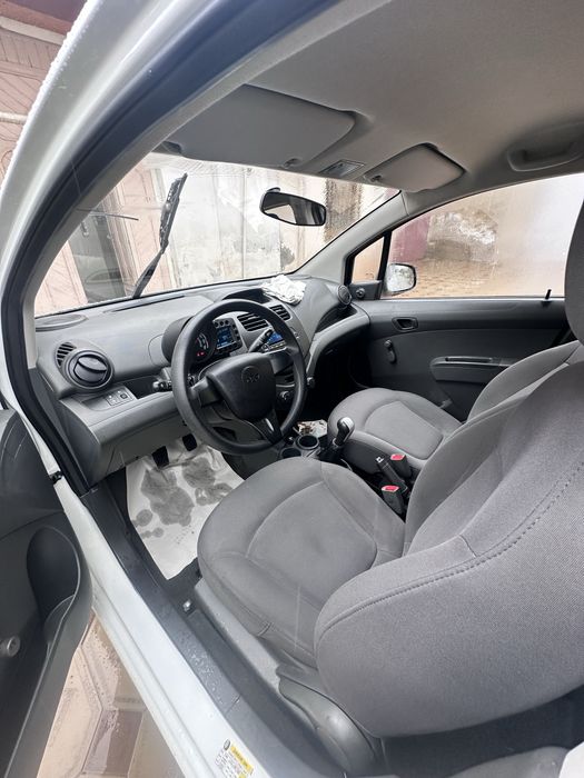 Spark avtomobili sotiladi