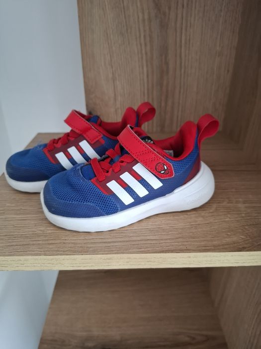 Адидас маратонки 21 номер