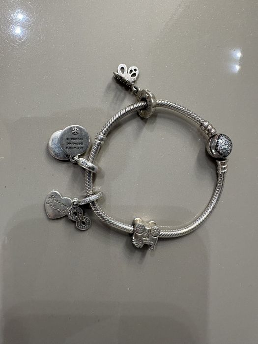 Bratara Pandora charmuri incluse