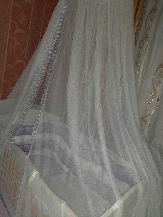 Karavat va skaf sotiladi