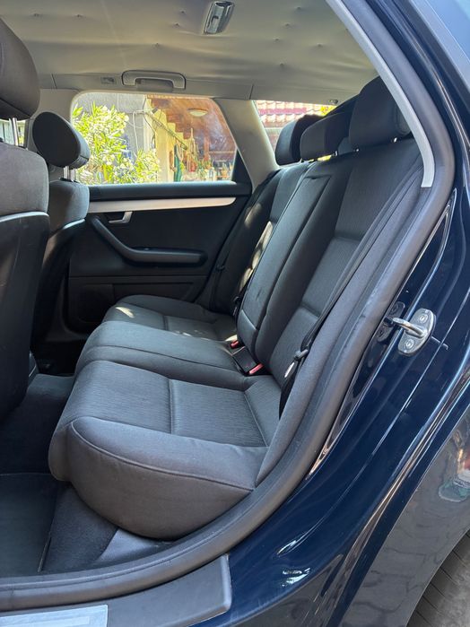 Vand Audi A4 2.0 Benzina 130CP
