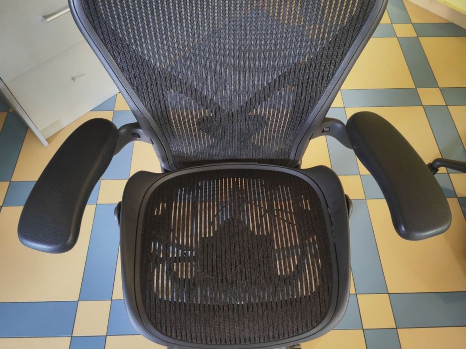 Herman Miller Aeron-(Ергономичен офис стол), размер B