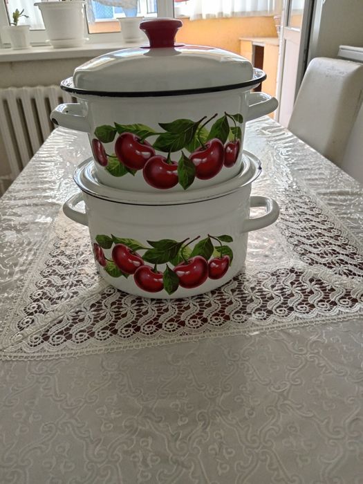 Эмалированный кастрюля