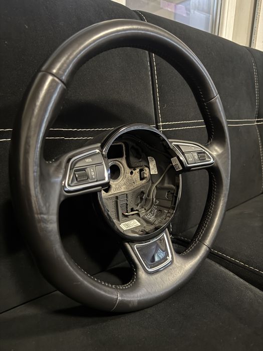 Оригинален мулти волан от Audi A4 B8.5 (БЕЗ ЕЪРБЕГ)