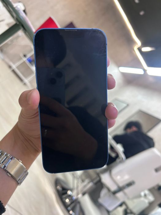 продается Iphone 13
