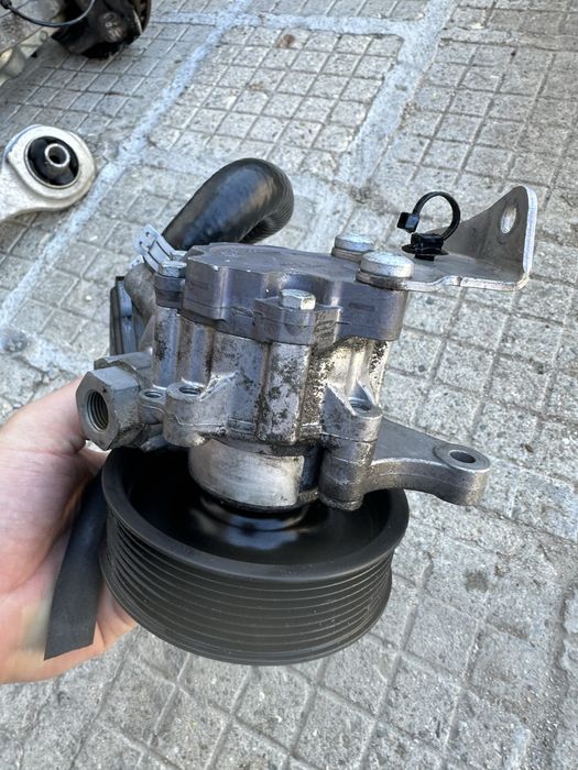 Хидравлична помпа Mercedes S320 W221 235кс