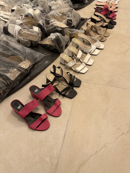 Papuci engross detalii in anunt