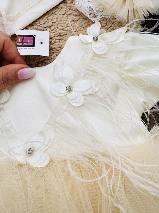 Rochie fetite cu pene