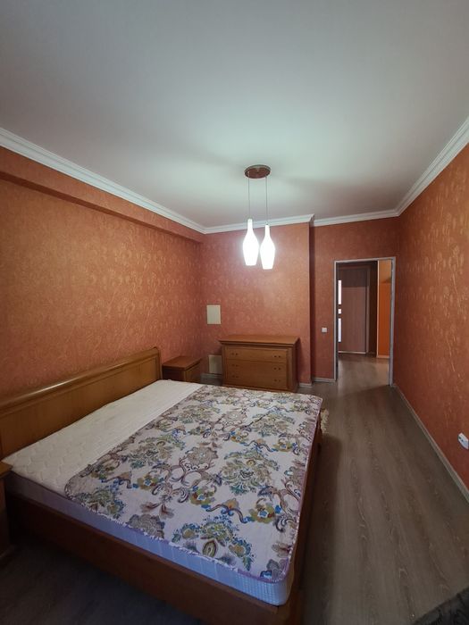 Двухспальная кровать