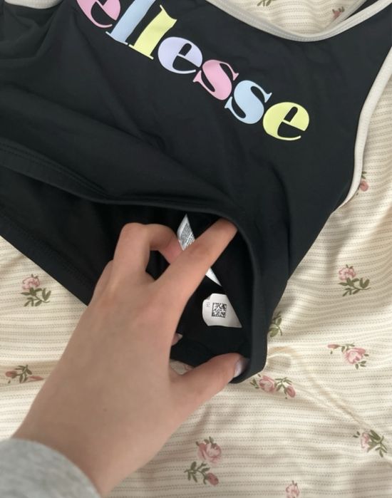 costum de baie nou cu eticheta