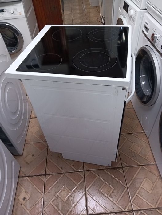 Печка с керамичен плот VOSS Electrolux с PIROLISE с 2 години гаранция