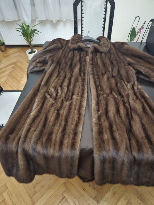 Blana nurca eleganta