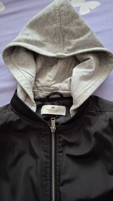 Vând geaca băieții H&M 8-10 ani
