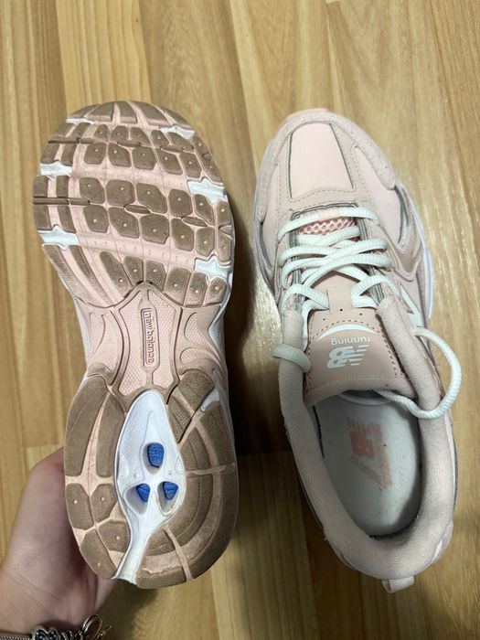 Маратонки new balance