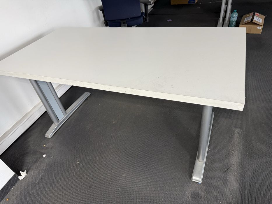 Masa birou 100 bucati pe stoc