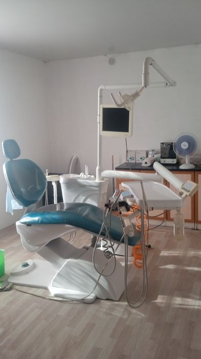 Стоматологически кресло сатылады, компрессор екеу, жақсы істеп тұр.