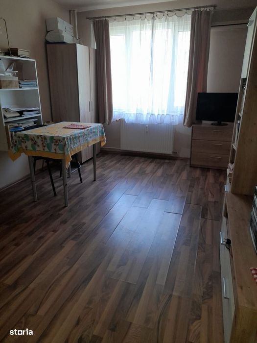 Apartament 3 camere de vanzare Ghencea -1 Mai — fotografia 1
