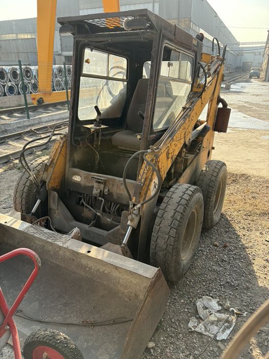 Продам фронтальный погрузчик