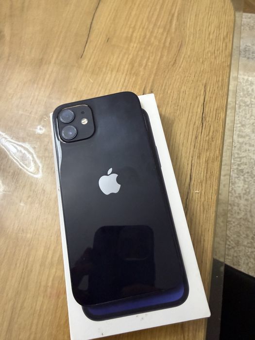 Продам iPhone 12
