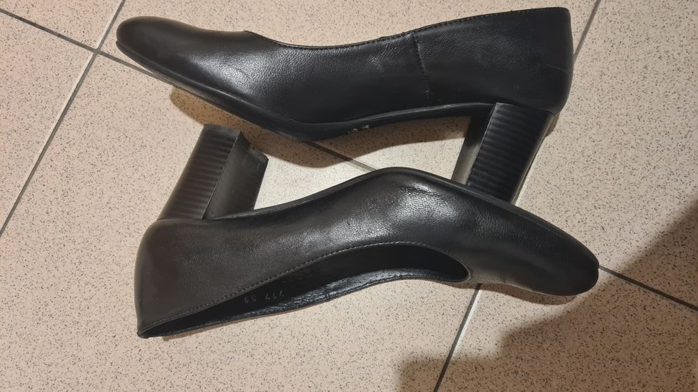 Обувки естествена кожа 39 номер