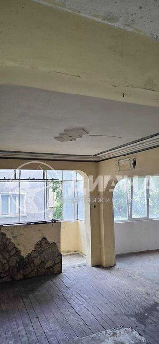 Продава се Тристаен апартамент в Пловдив, Младежки Хълм - 100 кв.м за 1850 €/кв.м - Снимка #4