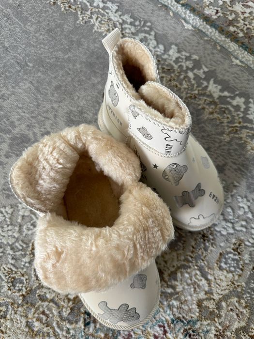 Продам детскую обувь