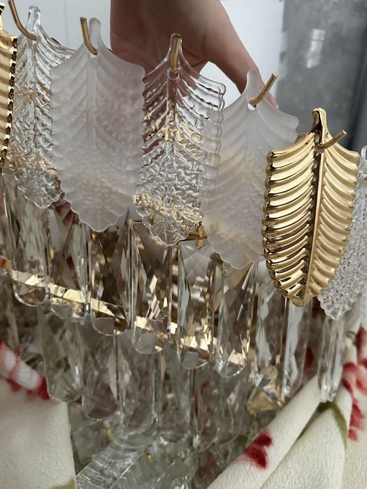 Люстра для гостиной большая