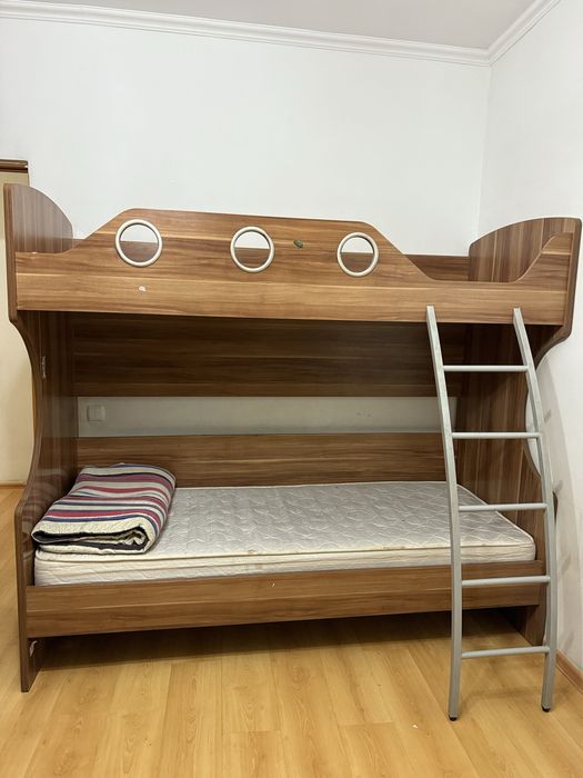 продам двухяростную кровать