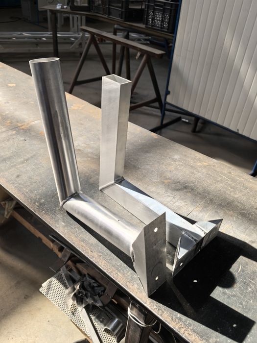 Алуминиеви стойки