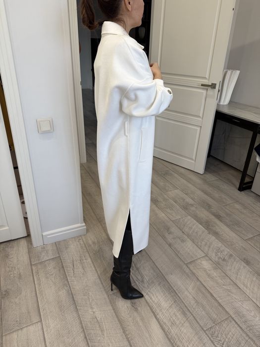 Белое пальто Lui Jo