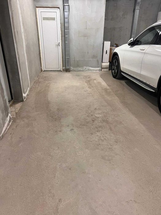 Дава се под наем Гараж / Паркомясто в Варна, Лятно кино Тракия - 15 кв.м за 102 € - Снимка #1