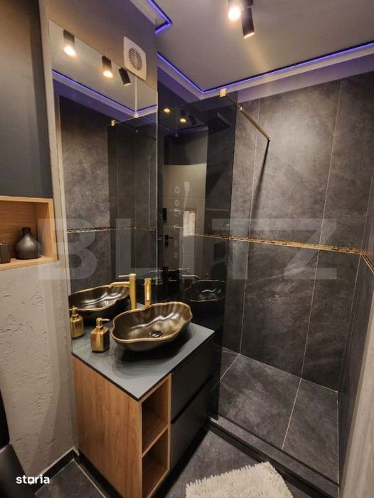 Apartament  3 camere, 70 mp, 2 bai, terasa, garaj, zona Teilor