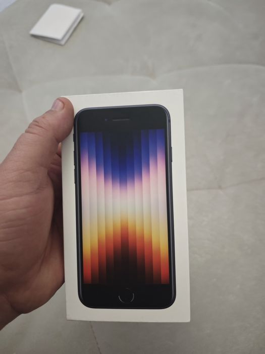 Iphone SE 3 (2022) продается